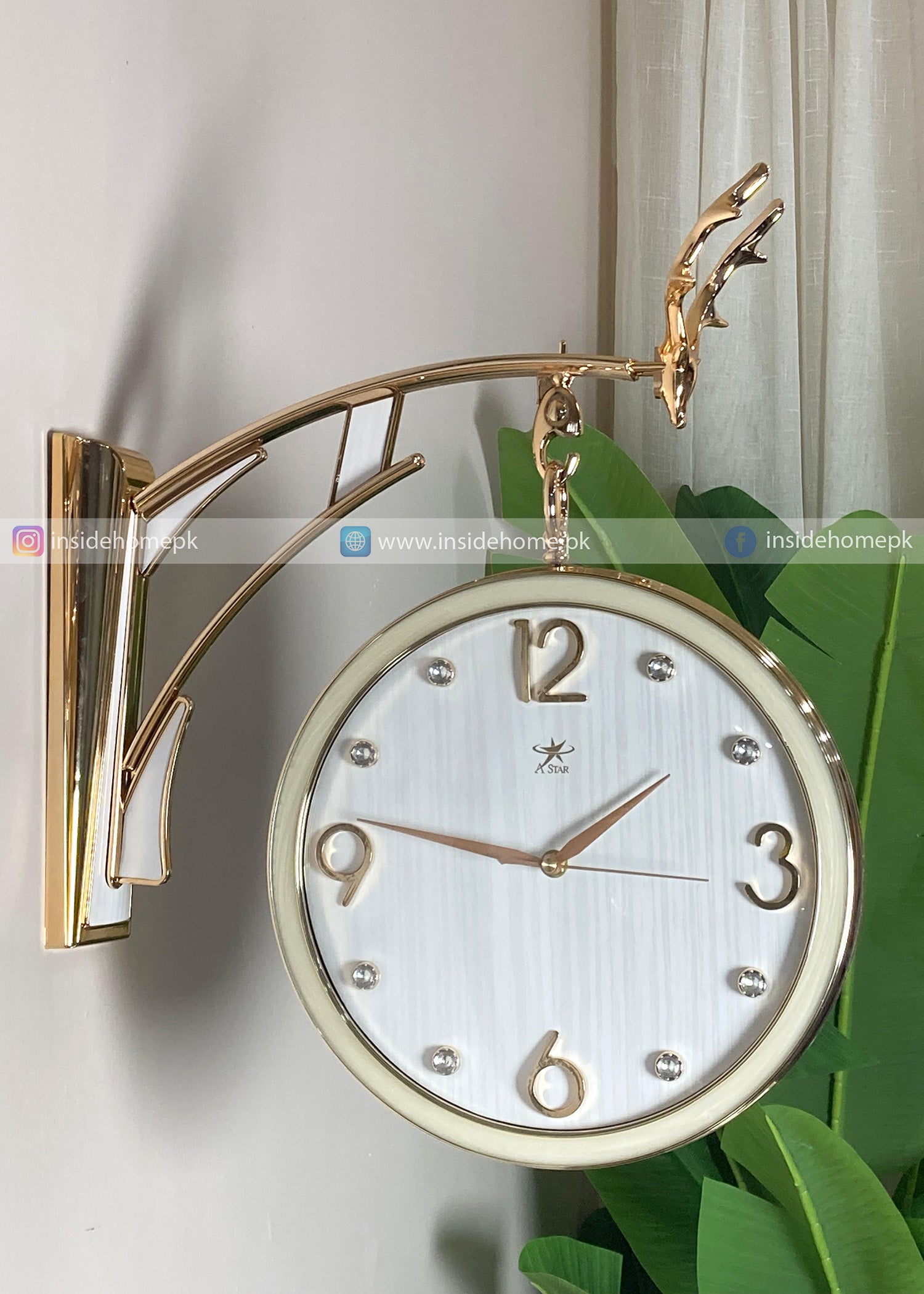 Modern wall clock for living room décor