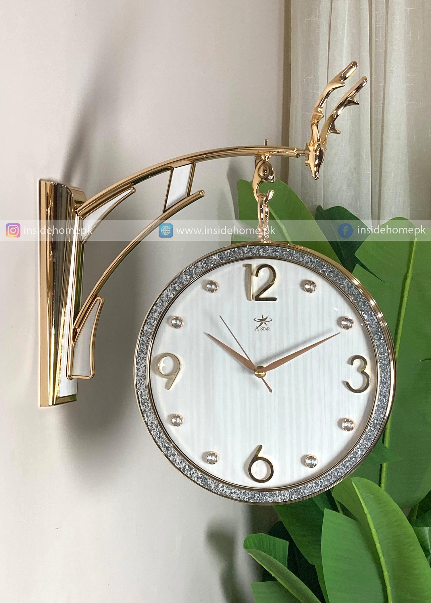 Modern wall clock for living room décor