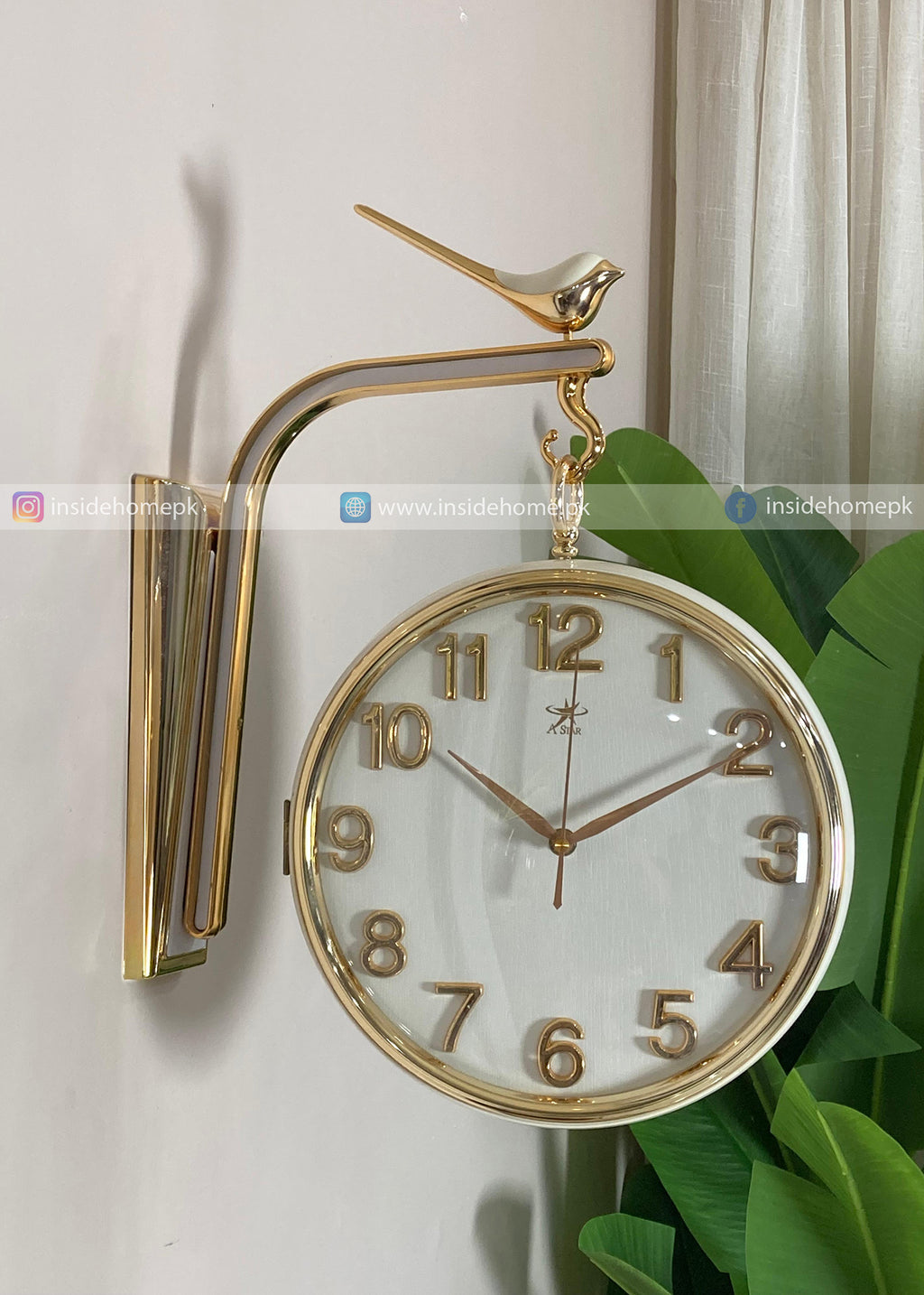 Modern wall clock for living room décor