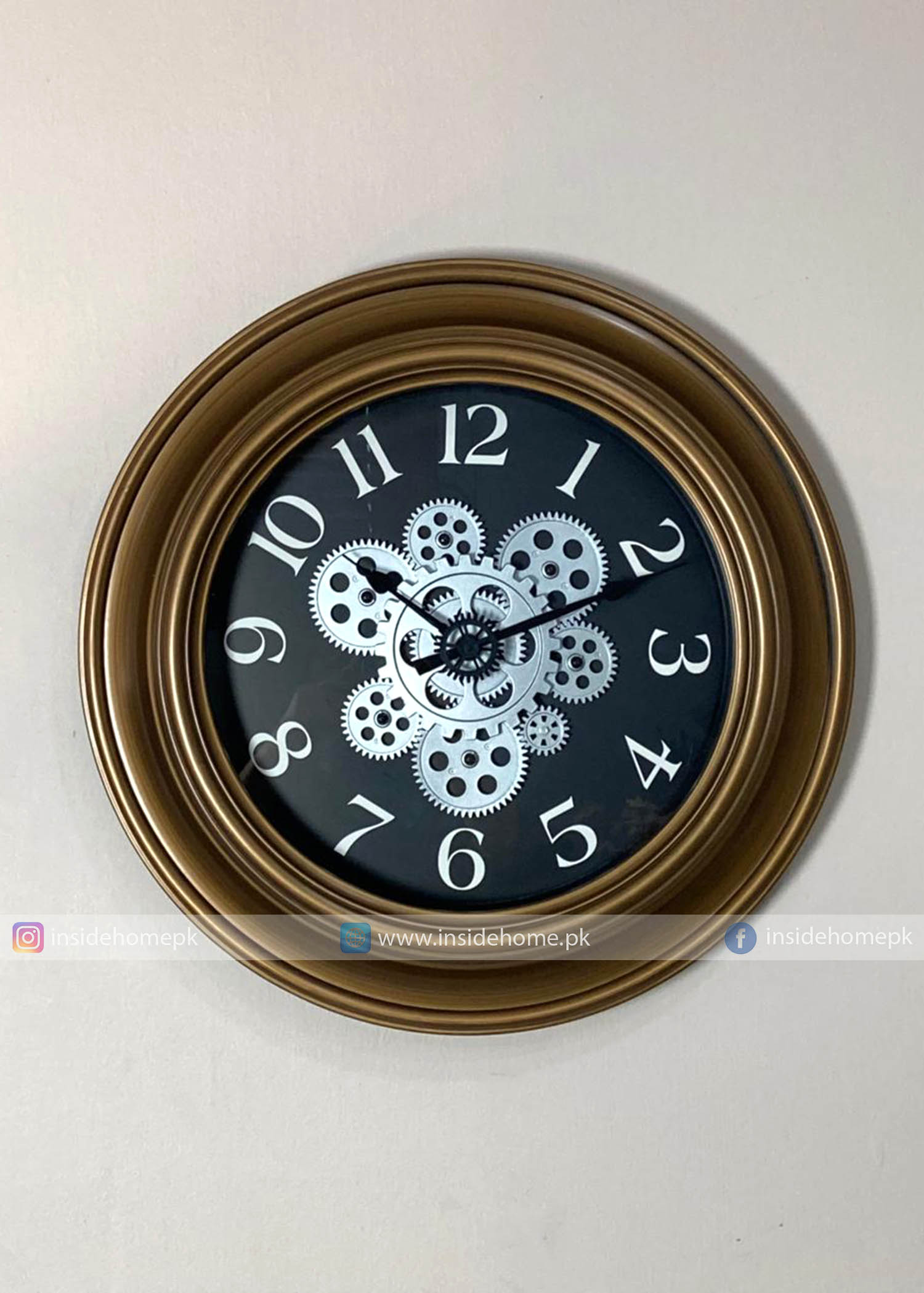 Modern wall clock for living room décor